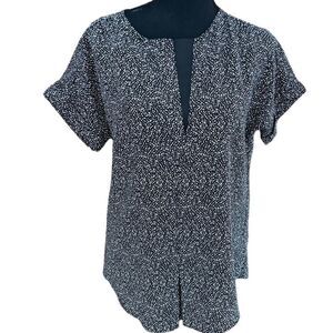 Lord & Taylor black/white dot short sleeved top with grosgrain trim size S